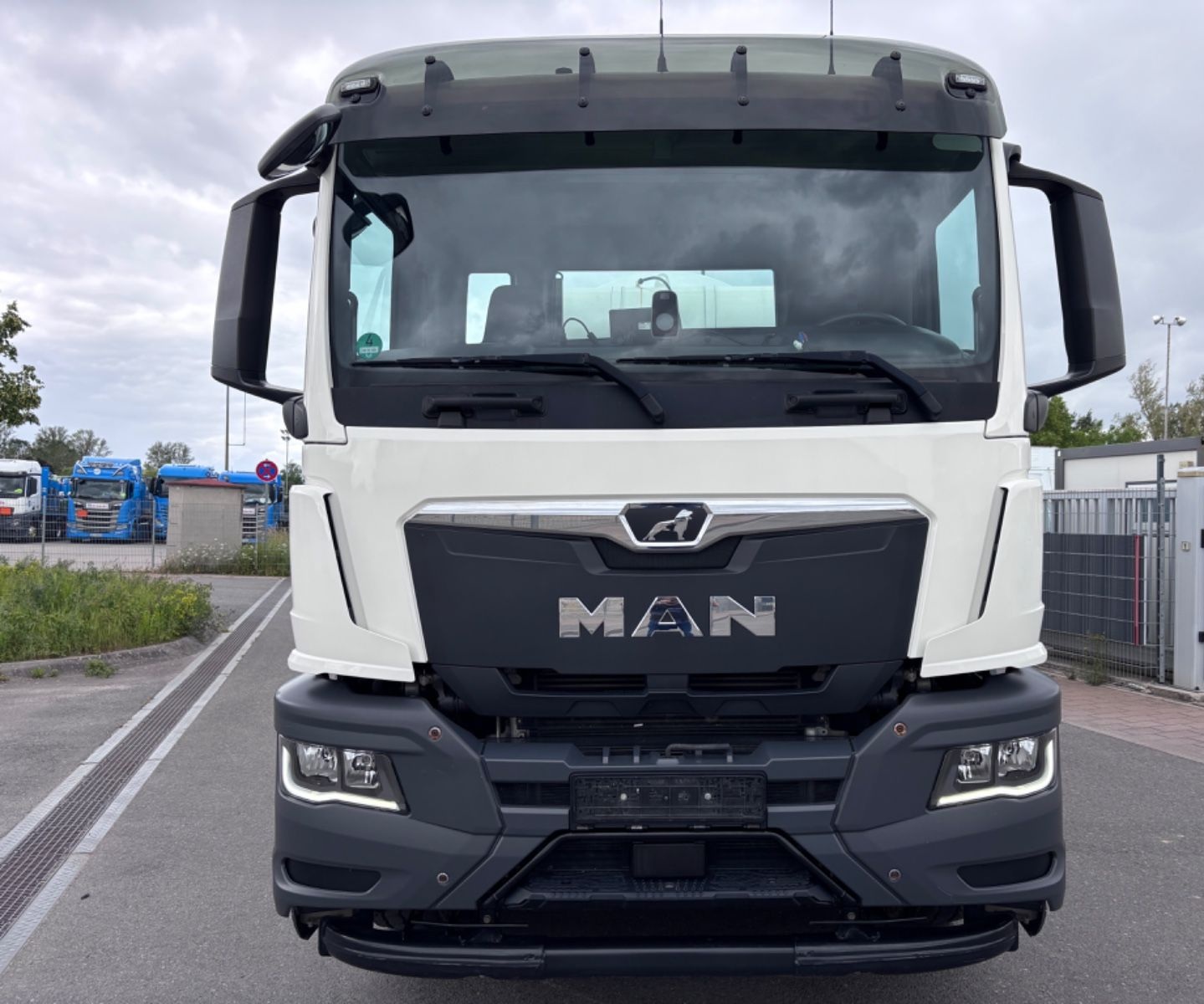 MAN TGS 32.430 8X4 BB LIEBHERR HTM 905 9m3