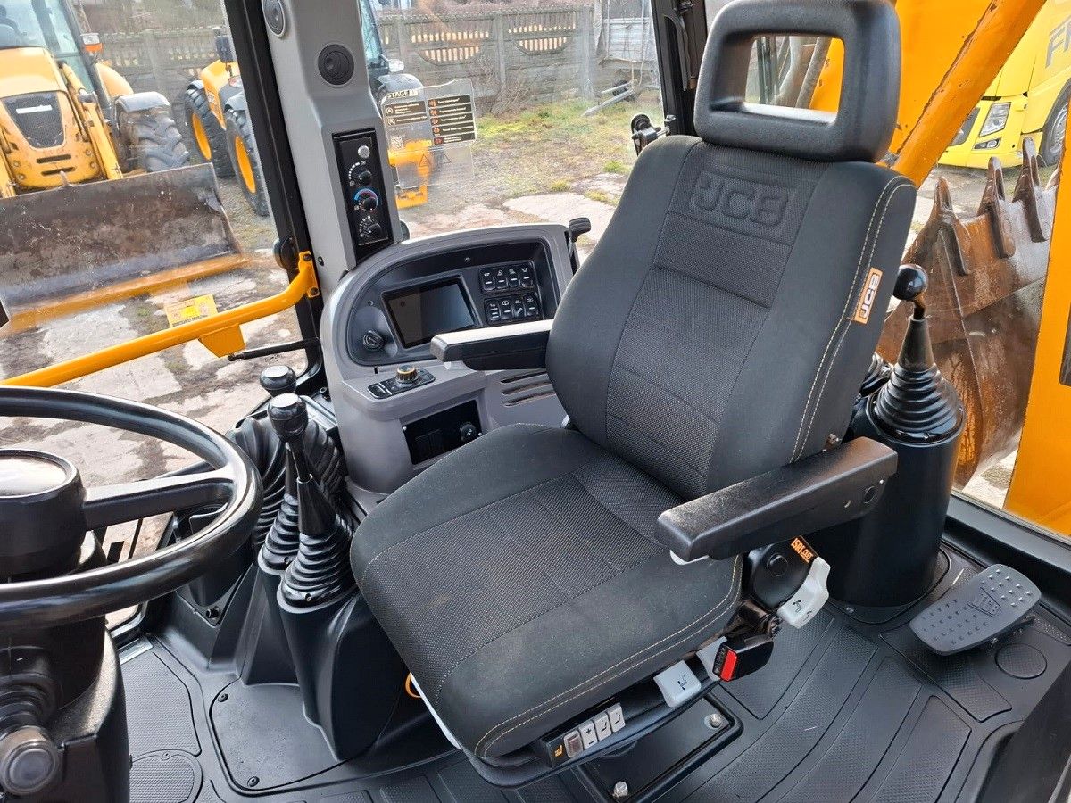 JCB 4CX PRO 2021 - Image 9
